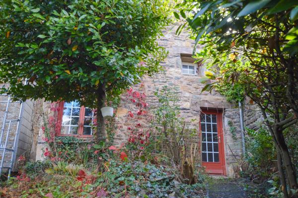 Maison 9 pièce(s) 5 chambre(s) 215 m²