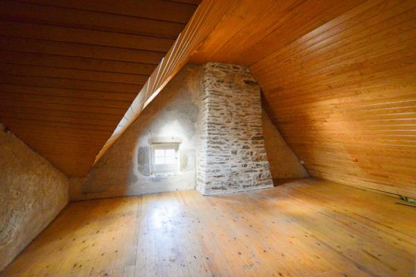 Maison 9 pièce(s) 5 chambre(s) 215 m²