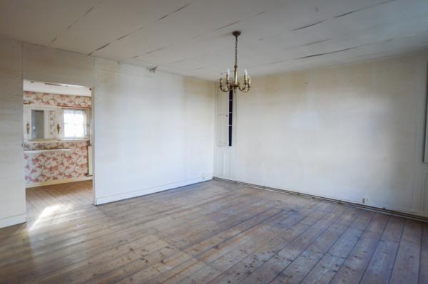 Maison 9 pièce(s) 5 chambre(s) 215 m²