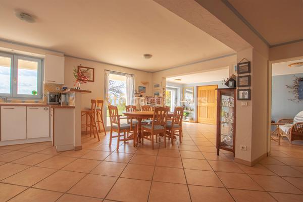 Vente
                Maison145 m² - 6 Pièces -
                    CRANVES SALES (74380)