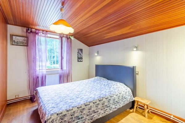 Charmant domaine en pierre du XVIIIe siècle, au coeur du parc naturel.