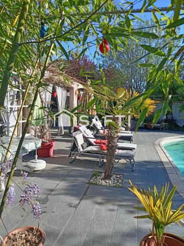 Havre de paix de 177  m² sans vis-à-vis avec piscine.