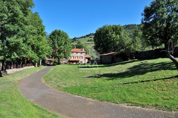 Maison Saint Privat d'Allier 10 pièces 482 m2