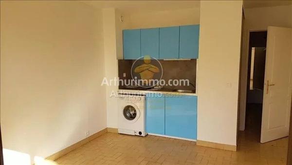 Location                                                      Appartement
                        
                     2 pièces                      27 m2                     à Grimaud