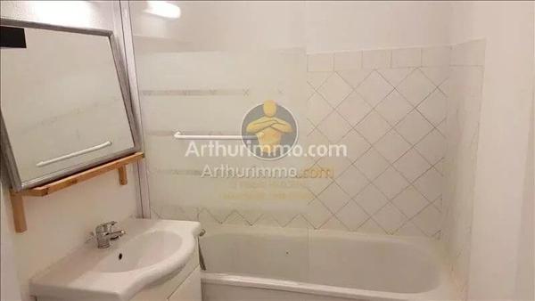 Location                                                      Appartement
                        
                     2 pièces                      27 m2                     à Grimaud