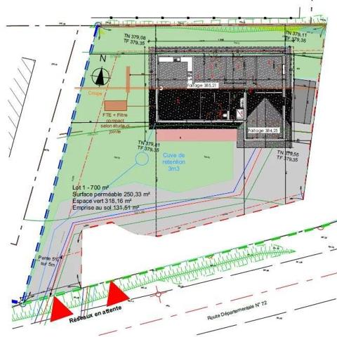 Terrain constructible de 700m²