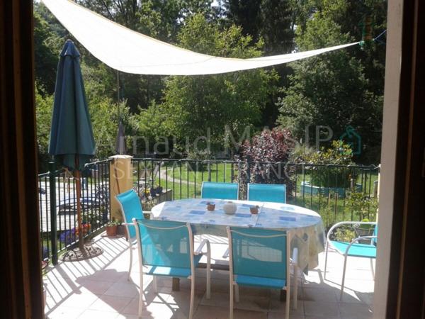 VILLA DE STANDING 140M², 4 CH, PISCINE, GARAGE, GRAND JARDIN PROCHE QUILLAN CENTRE