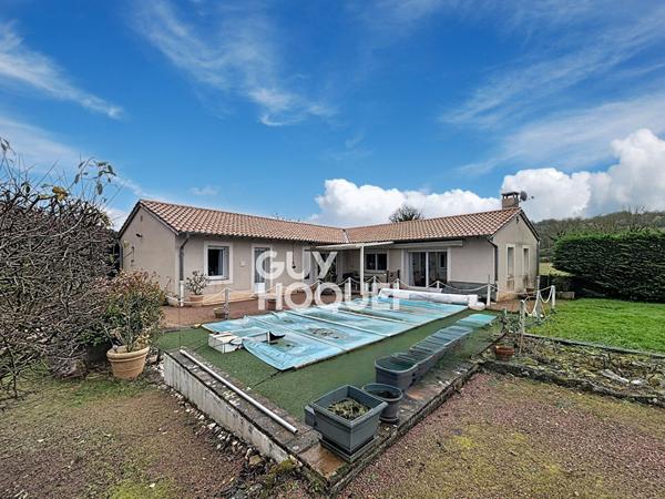 Maison Charbonnieres -141.20 m2 - Joli terrain - dépendance