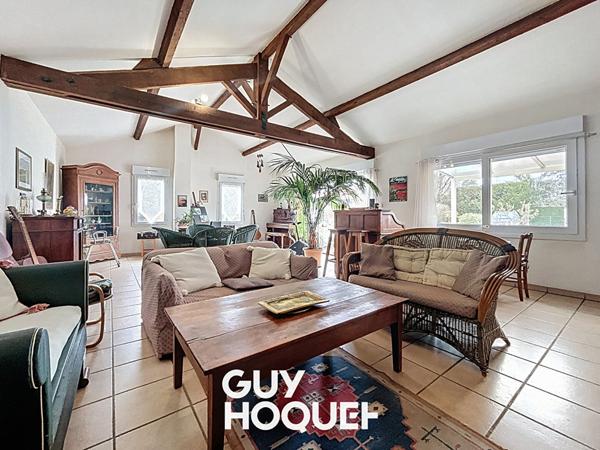 Maison Charbonnieres -141.20 m2 - Joli terrain - dépendance