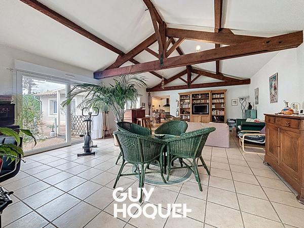 Maison Charbonnieres -141.20 m2 - Joli terrain - dépendance