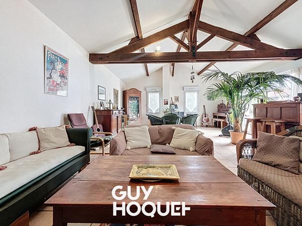 Maison Charbonnieres -141.20 m2 - Joli terrain - dépendance