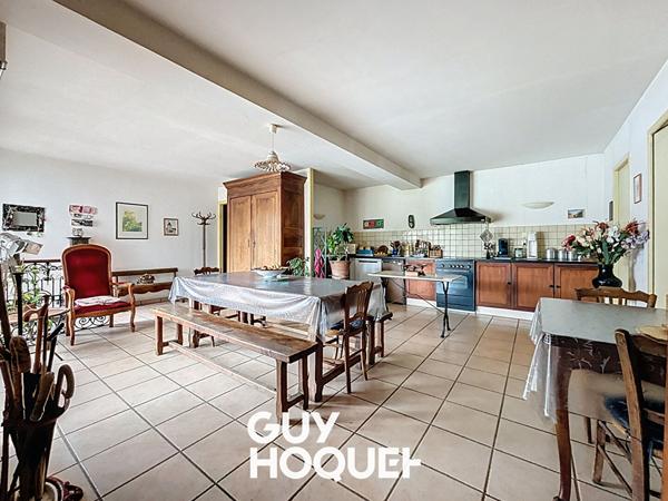 Maison Charbonnieres -141.20 m2 - Joli terrain - dépendance