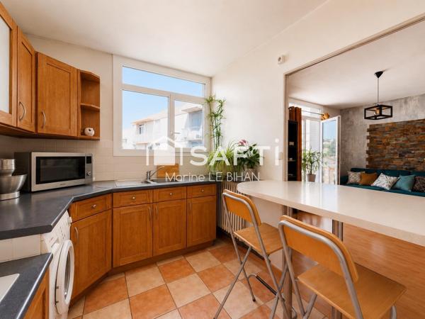 T3 en Duplex traversant avec parking et grenier