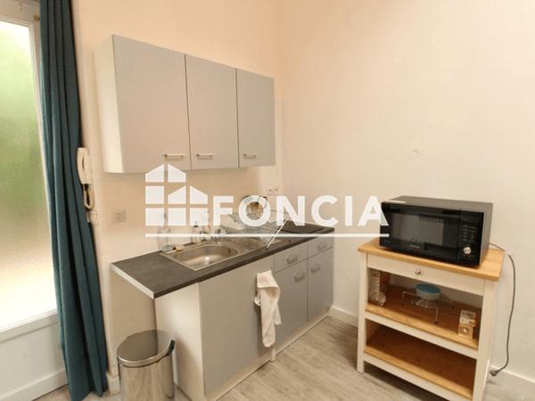 Location Appartement meublé 2 pièces 31.8 m² - 7 RUE BENOIT MALON Nimes 30000