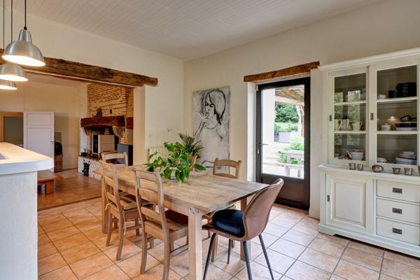 Le Temple-sur-Lot (47110) Maison en pierre rénovée avec piscine et dépendances