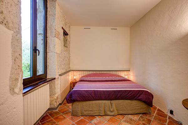 Le Temple-sur-Lot (47110) Maison en pierre rénovée avec piscine et dépendances