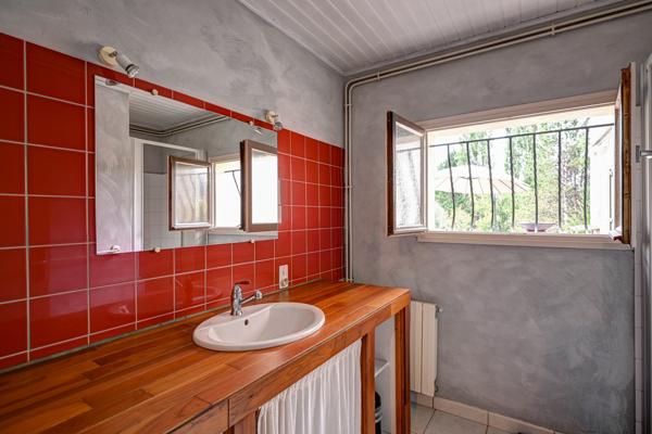 Le Temple-sur-Lot (47110) Maison en pierre rénovée avec piscine et dépendances