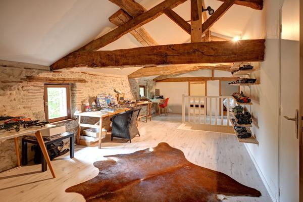 Le Temple-sur-Lot (47110) Maison en pierre rénovée avec piscine et dépendances