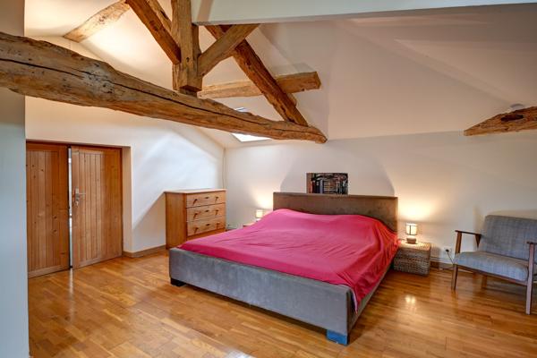 Le Temple-sur-Lot (47110) Maison en pierre rénovée avec piscine et dépendances