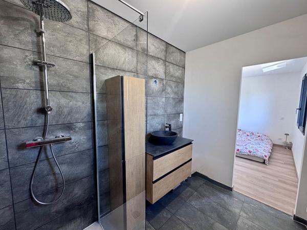 Maison  Neuve, 3 chambres à Cournon D Auvergne