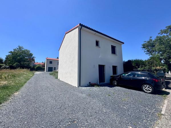 Maison  Neuve, 3 chambres à Cournon D Auvergne