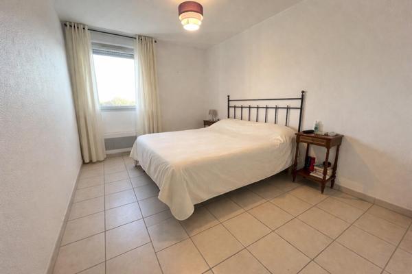 SAINT-ESTÈVE Appartement T3 avec terrasse, garage couvert privatif résidence sécurisée avec piscine