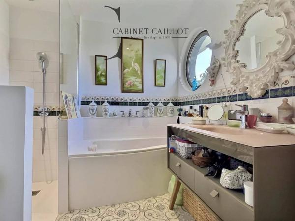 SUPERBE APPARTEMENT avec piscine privée - La Rochelle (réf.30639)