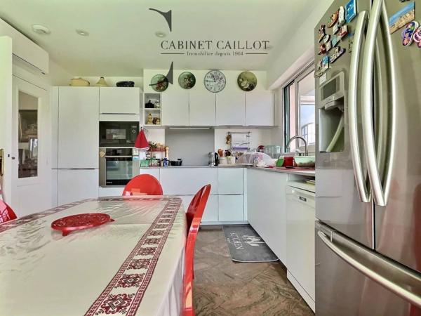 SUPERBE APPARTEMENT avec piscine privée - La Rochelle (réf.30639)
