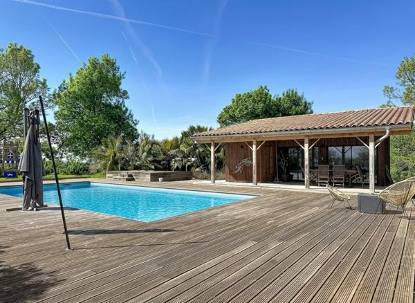 Maison gersoise rénovée vue Pyrénées  45min Toulouse