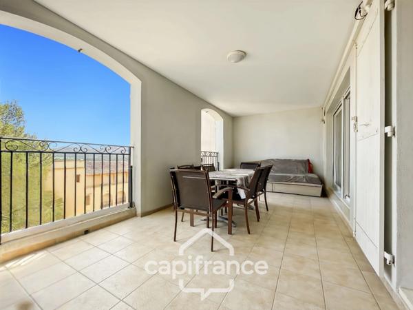 Domaine de Pont royal, BEL APPARTEMENT de 57 m2 1er étage avec ascenseur , terrasse vue dégagée, piscine en résidence.