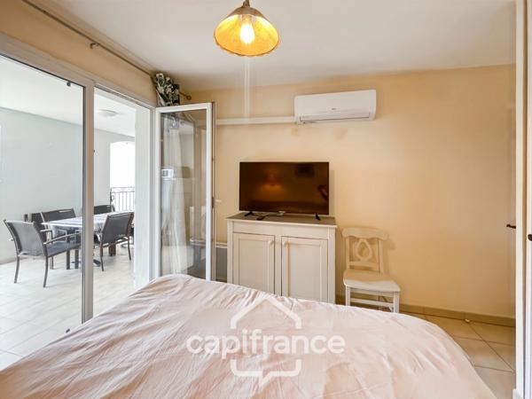 Domaine de Pont royal, BEL APPARTEMENT de 57 m2 1er étage avec ascenseur , terrasse vue dégagée, piscine en résidence.