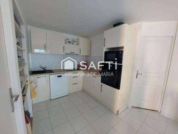 PLAIN PIED RENOVE ENTRE PORT, COMMERCES ET PLAGE