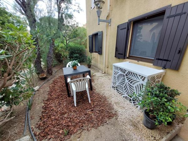 PLAIN PIED RENOVE ENTRE PORT, COMMERCES ET PLAGE