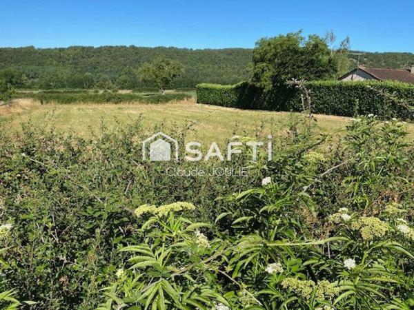 Terrain à bâtir de 2266 m² à VILLEFRANCHE de ROUERGUE