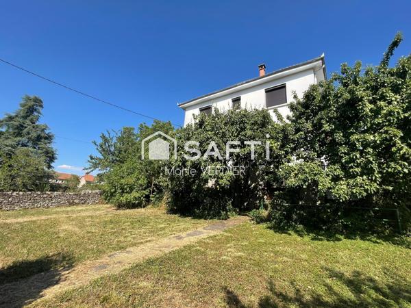 Maison de 140 m2 au centre de Montbazens