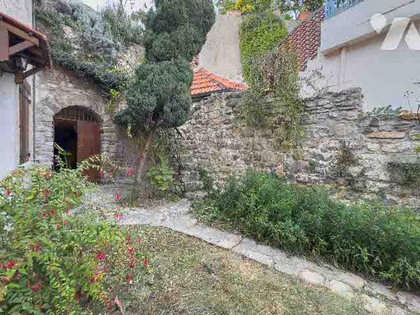 Maisons de 108m2 avec petit jardin, atelier et cave à rénover