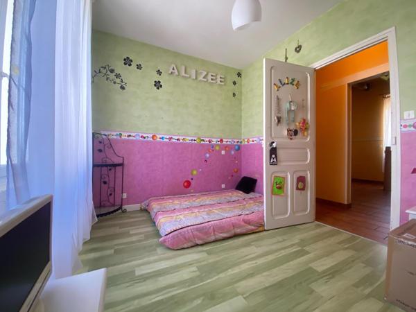 Spacieuse, lumineuse et confortable