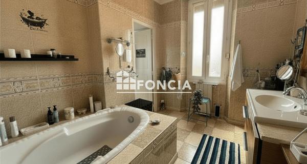 À vendre Maison 5 pièces 123 m² - Toulon 83200