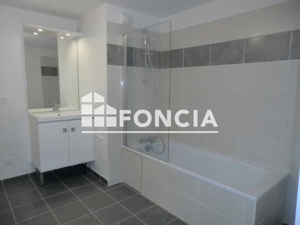 Location Appartement 4 pièces 76.31 m² - 77 COURS DE LA LIBERATION Grenoble 38000