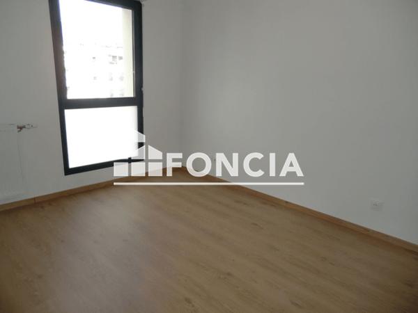 Location Appartement 4 pièces 76.31 m² - 77 COURS DE LA LIBERATION Grenoble 38000