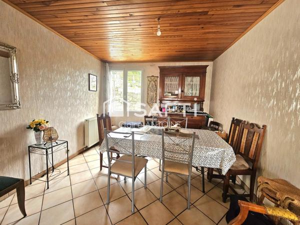 Maison familiale de 99 m² à Montereau avec 4 chambres.