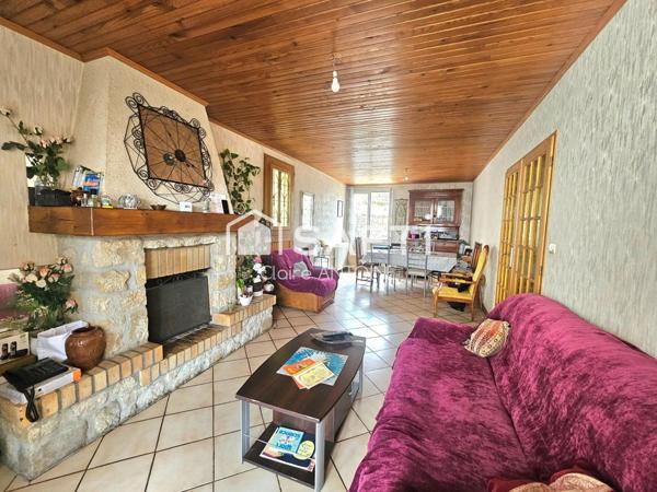 Maison familiale de 99 m² à Montereau avec 4 chambres.