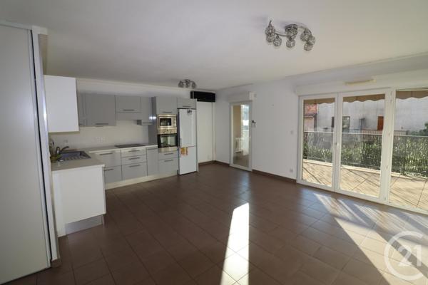 Appartement F3 à vendre  3 pièces - 65,54 m2 FREJUS - 83
