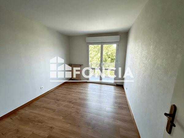 Location Appartement 3 pièces 87.1 m² - 107 AVENUE CHARLES DE GAULLE Charleville-mezieres 08000