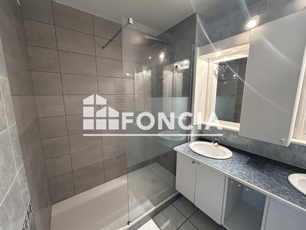 Location Appartement 3 pièces 87.1 m² - 107 AVENUE CHARLES DE GAULLE Charleville-mezieres 08000