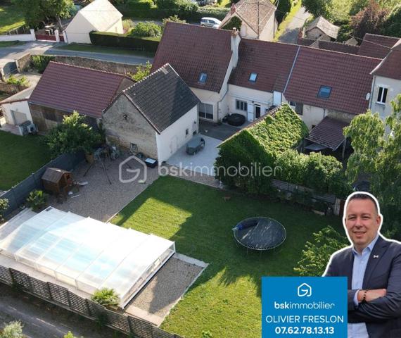 Maison de village de 281 m²