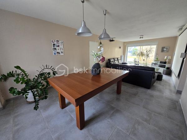 Maison de village de 281 m²
