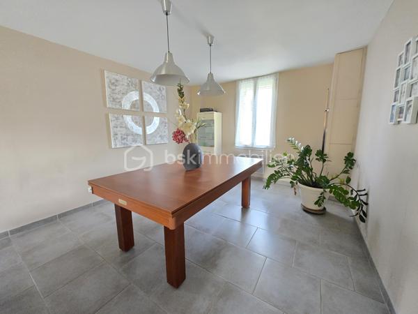 Maison de village de 281 m²
