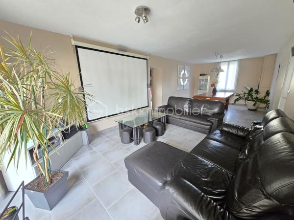 Maison de village de 281 m²