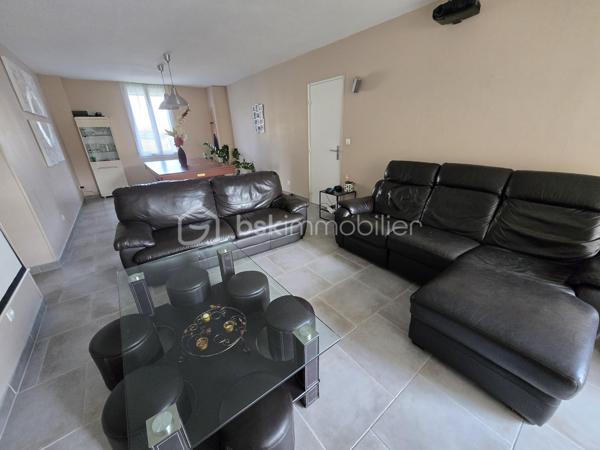 Maison de village de 281 m²